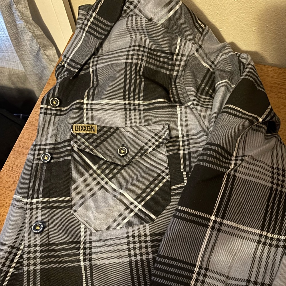 Dixxon Flannel Company Black & Gray Plaid Flannel - Adamantium women’s size L